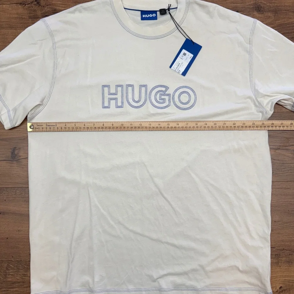 HUGO streetwear beige tee